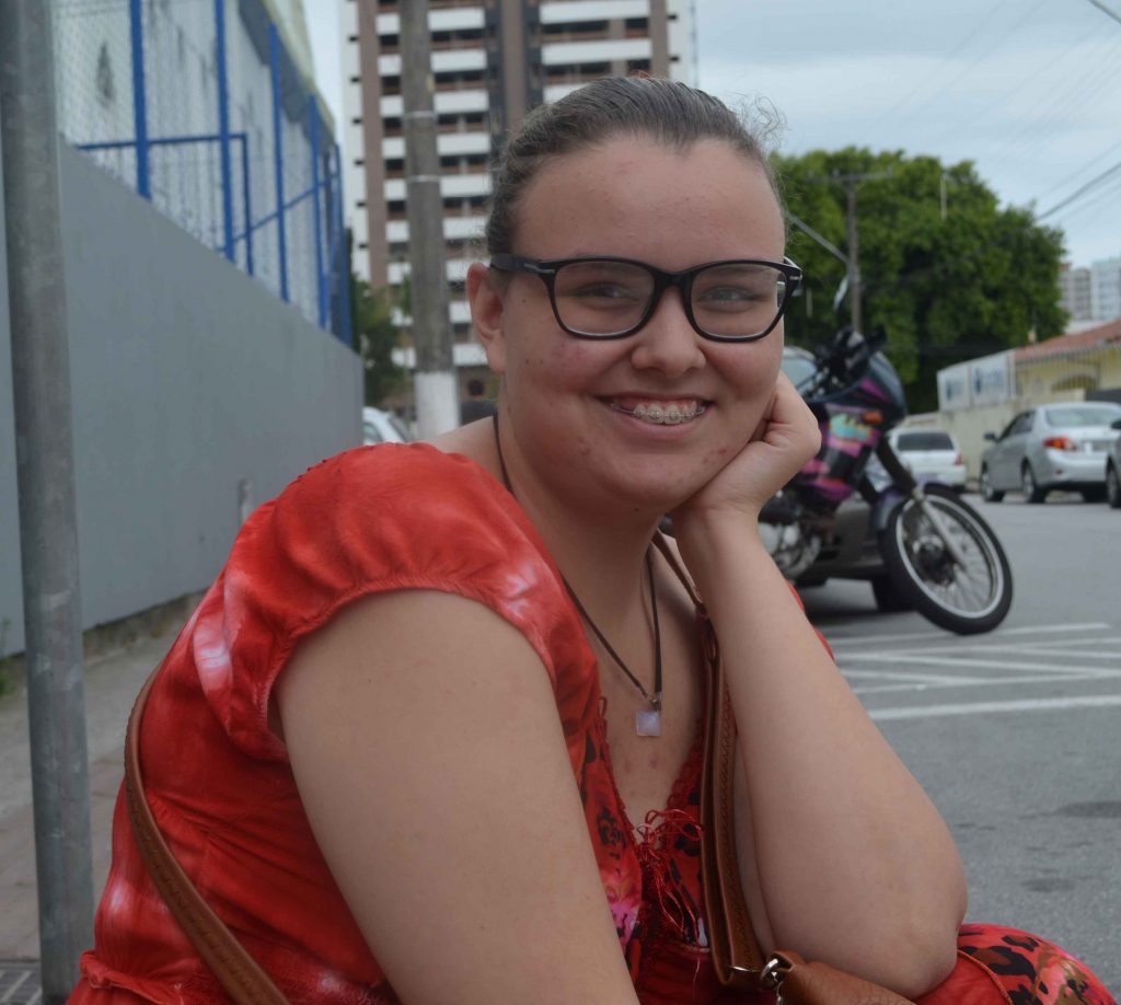 Manuela Souza, 17 anos, gostou do tema da redação Enem 2016 e diz que foi tranquilo fazer o texto.
