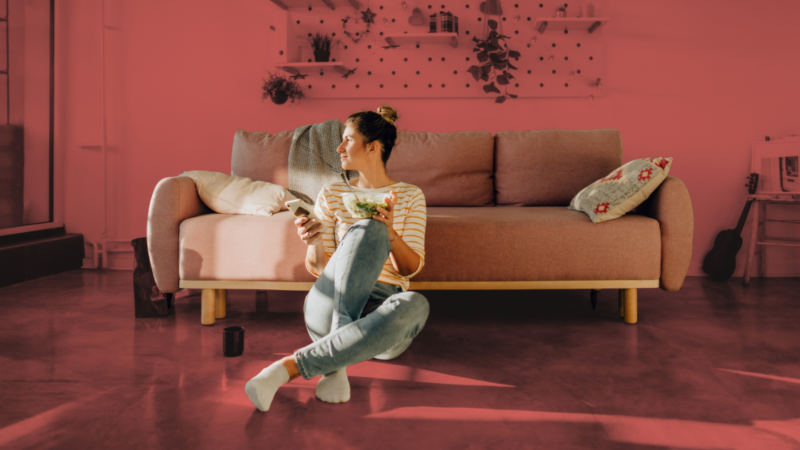 Entenda por que morar sozinho se tornou uma escolha comum no Brasil