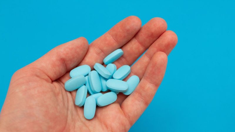 Por que a tadalafila virou trend entre jovens nas redes sociais?