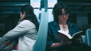 Como estudar no transporte público: veja dicas